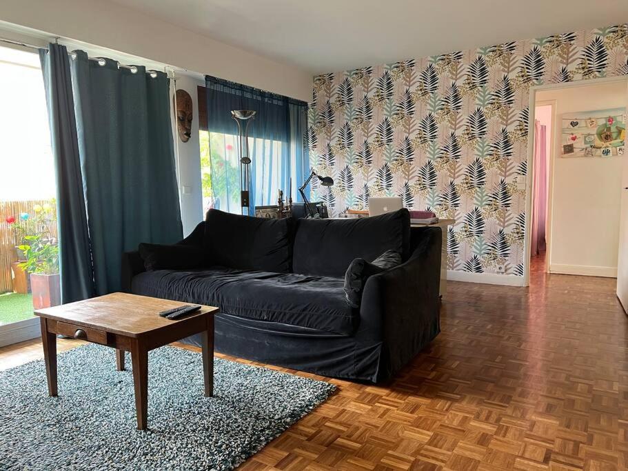 Grand Appartement Avec Balcon Et Parking Gratuit Sur Place Paris Exterior foto