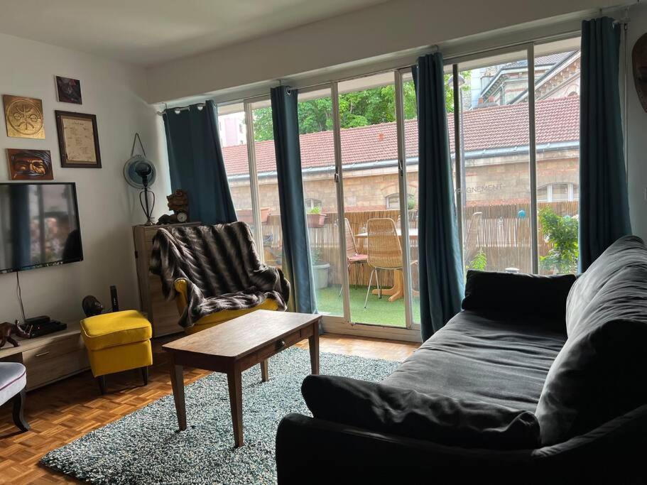 Grand Appartement Avec Balcon Et Parking Gratuit Sur Place Paris Exterior foto